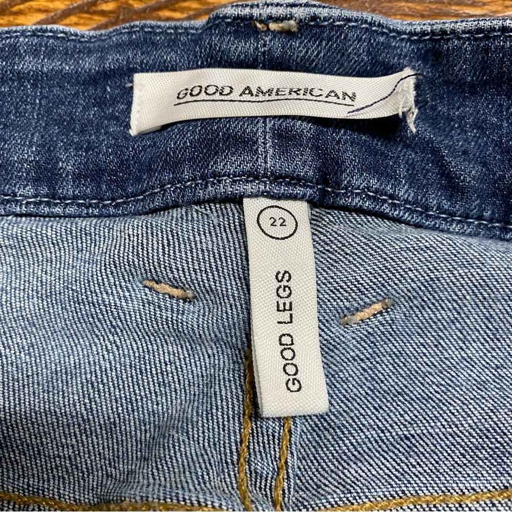 Good American GOOD LEGS SKINNY JEANS Women's Size 22 Blue Denim Fray Hem Jeans - Picture 13 of 14